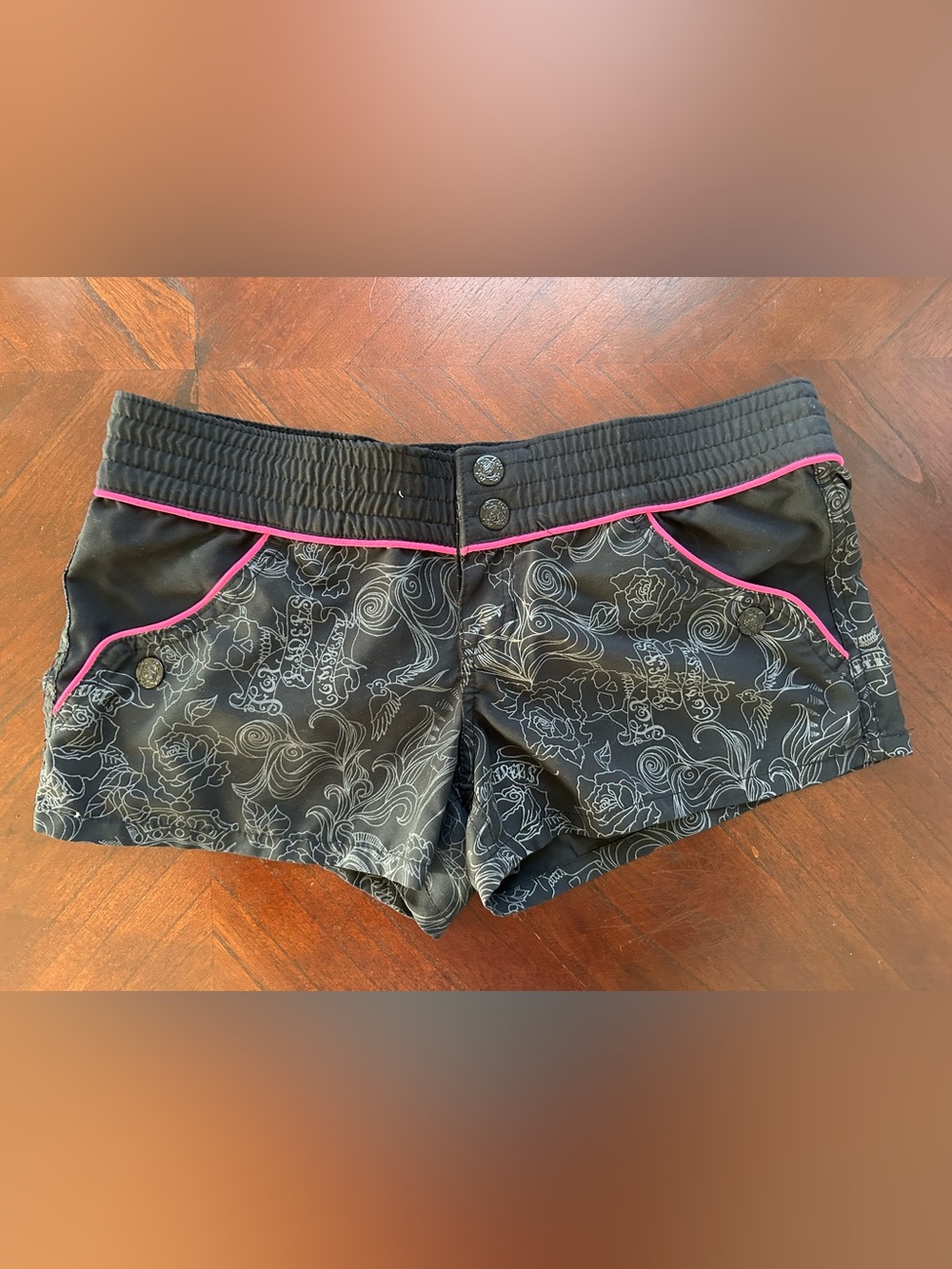Fox Black Athletic Shorts with Pink Piping size X -small